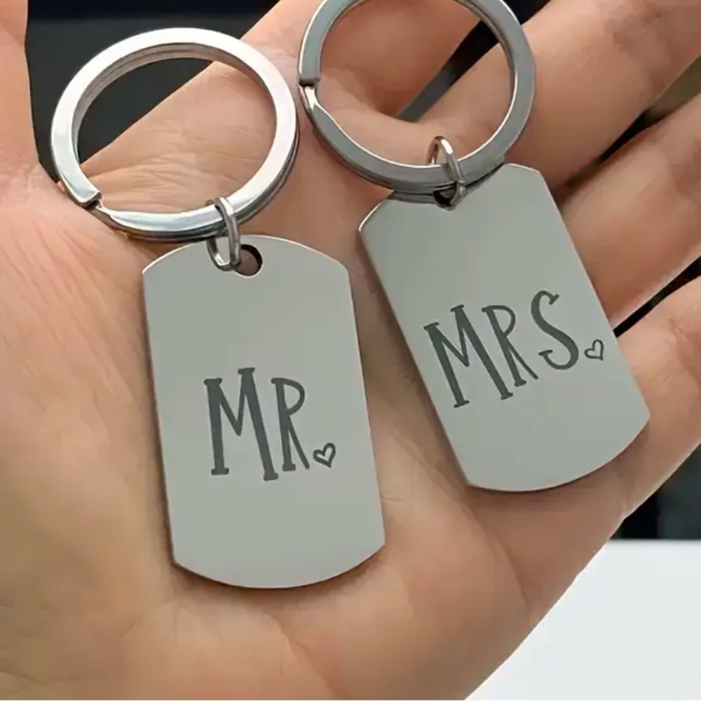 Silver Key & Card Holders with Minimalist Design